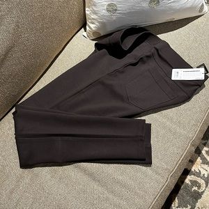NWT Hue leggings size L brown